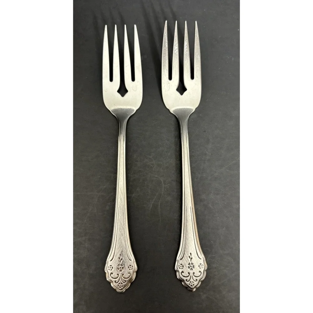2 Oneida Profile Lakewood Salad Forks 6 1/4